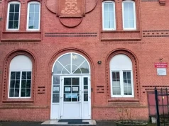 Dwie godziny ratowali małego kota spod maski samochodu w Mysłowicach