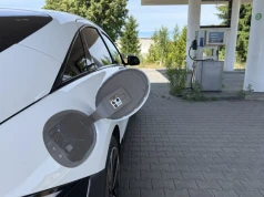 Ministerstwo: NAJDROŻSZY w eksploatacji jest wodór. Później elektryk. Dlatego obniżymy ceny… paliw. CPN 2 od 17.08