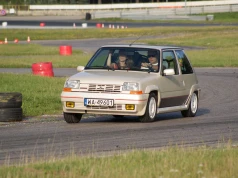Renault 5, Rapid i Express szalały na torze podczas XXI Ogólnopolskiego Zlotu tych pięknych samochodów