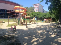 Zaskakujący pomysł lubelskiej radnej. Chce, aby plac zabaw dla dzieci zamienić na wybieg dla psów