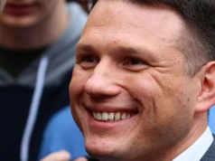 Sławomir Mentzen przegrał w sądzie. Złoty Morawiecki nie obniży podatków