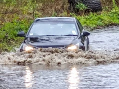Ściana deszczu zaleje domy i drogi. Wskazano regiony