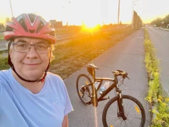 Na oddziały okulistyki zgłaszają się pacjenci z retinopatią. Prof. Rejdak: Efekt patrzenia na Słońce