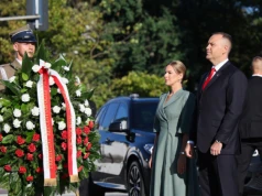 Prezydent oddaje hołd Piłsudskiemu. Obchody Święta Wojska Polskiego w Warszawie