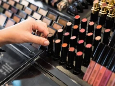 Nieujawnione chemikalia w kosmetykach. Problem dotyczył także produktów „naturalnych”