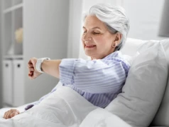 O której godzinie powinni wstawać seniorzy? To najzdrowsza godzina