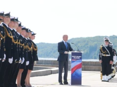 „Chcemy uniknąć wojny”. Premier o bezpieczeństwie w Gdyni, parada morska wystartowała