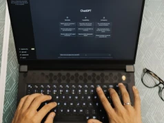 Dane osobowe krążą między systemami. Eksperci ostrzegają: uważaj, co wysyłasz do AI