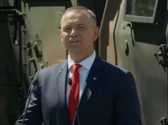 "Bóg, Honor i Ojczyzna, a nie SAFE". Prezydent Nawrocki z mocnym przekazem w Święto Wojska Polskiego
