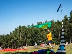 Latawce nad Chodzieżą. Pierwszy dzień pokazów pod znakiem słabego wiatru