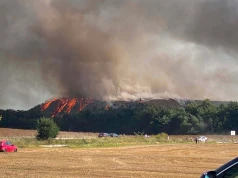 Ogromny pożar zakładu w Chlewnicy. Na miejscu blisko 30 zastępów