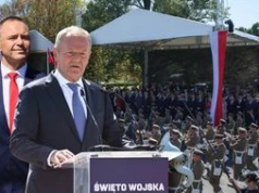 Święto Wojska Polskiego. Spór o SAFE w tle obchodów