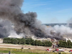 Pożar w Chlewnicy nadal nieopanowany. Przybywa zastępów
