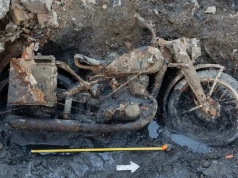 Rzeka odsłoniła rzadki motocykl. To początek znalezisk