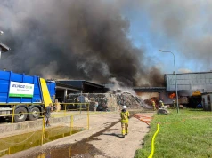 Siedmiu strażaków potrzebowało pomocy podczas pożaru w Chlewnicy