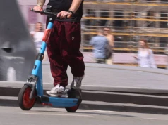 Kask i elementy odblaskowe obowiązkowe. Nowe przepisy weszły w życie