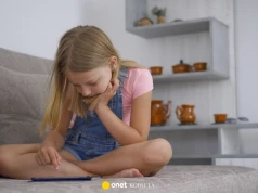 Kiedy dziecko może zostać samo w domu? Psychologowie wskazują jasny wiek
