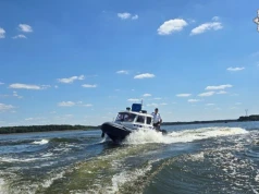 Ćwiczenia służb nad Zalewem Porajskim. Policjanci i strażacy trenowali ratowanie tonących