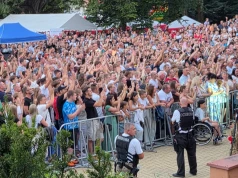 Tłumy na dożynkach w Gromniku. Gwiazdą wieczoru byli Piękni i Młodzi
