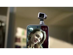 Honor Robot Phone już w sklepach. Smartfon z gimbalem i "głową" robota