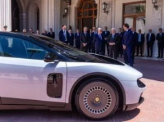 "Mydelniczka na kołach" od Ferrari za 40 mln dolarów. Gustu nie kupisz?