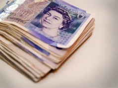 Paradoks pomocy zostaje na kolejne dwa lata. DWP daje, HMRC zabiera