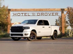 Hotel w Dallas, destylarnia i RAM 1500. Ta premiera samochodu została uznana za najlepszą