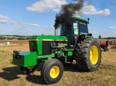 John Deere w nietypowej roli. Wystartował w tractor pullingu