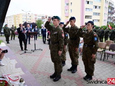 Salwa honorowa w 106. rocznicę Bitwy Warszawskiej