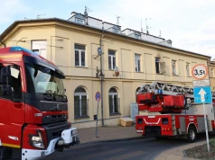 Pożar kamienicy w centrum Lublina. Mieszkańcy ewakuowani, jedna osoba walczy o życie