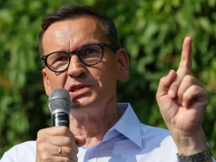 Morawiecki odpowiada na krytykę: To nie pieniądze z helikoptera
