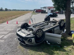 Groźny wypadek na DK62 w Chociszewie. Trzy osoby trafiły do szpitali po zderzeniu Volkswagena i Suzuki