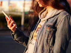 Zdjęła 13-letniej córce kontrolę rodzicielską w telefonie. "To nie brak zasad, a kwestia zaufania"