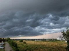Zimniej i możliwe burze. Prognoza pogody dla Pomorza na najbliższe dni