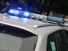 Zaatakował policjantów. Rzucał nożem, siekierą i maczetą