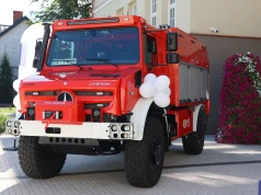 Nowy Unimog dla OSP z Augustowa – niewielki wóz z wielką zdolnością w terenie