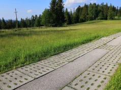 Po raz pierwszy zastosowali JOMB. Betonowe płyty mają wytrzymać intensywne opady i chronić asfalt