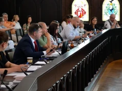 Numery telefonów i e-maile radnych mają być publiczne. Petycja w Mysłowicach