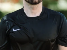 Naszywki Nike z Allegro za 25 zł. Rodzice oszczędzają na odzieży, a sprzedawcom grozi więzienie