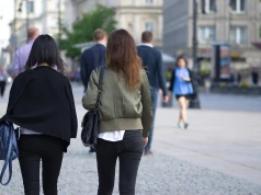 Ilu mieszkańców Polski przebywa czasowo we Francji? Najnowsze dane GUS