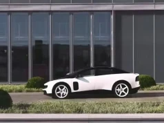 Pierwsze wyprodukowane Ferrari Luce trafiło na aukcję. Sprzedane za ogromną sumę