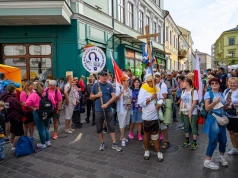 Z Tarnowa wyruszyli „posłani” na Jasną Górę. Mają do pokonania ponad dwieście kilometrów…