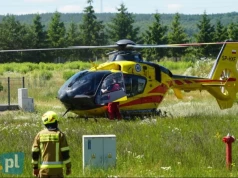 Wypadek w miejscowości Mrówki. Mężczyzna przygnieciony przez szalunki