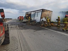 Pożar naczepy na A2. Autostrada całkowicie zablokowana