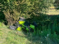 Groźny wypadek na quadzie. Mężczyzna z urazem kręgosłupa trafił do szpitala śmigłowcem LPR
