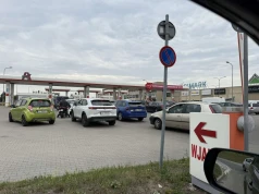 Od dziś wrócił program CPN, paliwo stało się sporo tańsze. Kierowcy tłumnie ruszyli na stacje