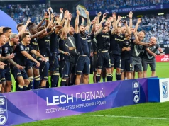 Lech Poznań i te koszulki z „Super” – o co chodzi?