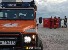 Tragedia na plaży w Darłówku. Dwie osoby topiły się w morzu, jedna nie żyje