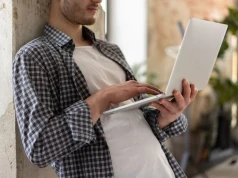 Zablokowane konto freelancera. Unijna dyrektywa ogranicza decyzje algorytmów