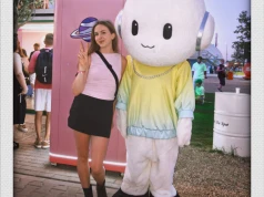 Rumuńska plaża, koreańska scena. Co się dzieje w Nibiru?